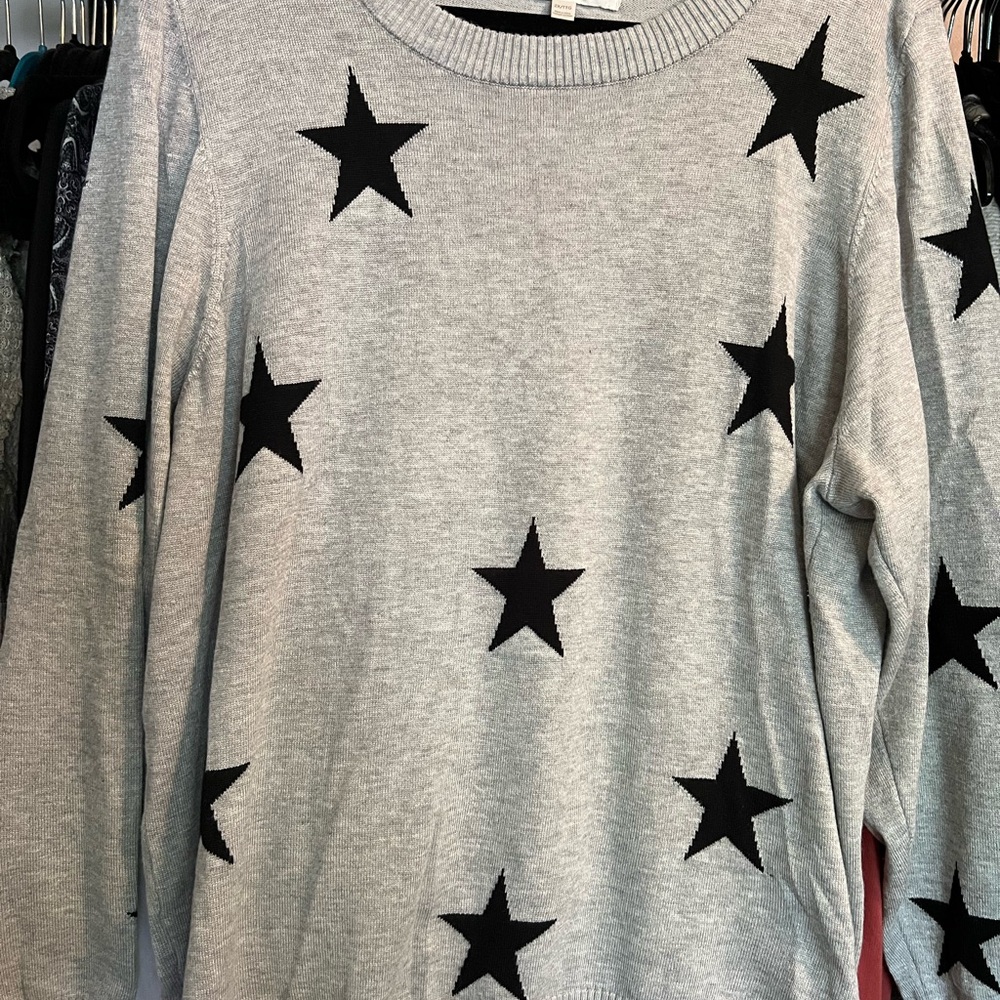 Chelsea & Theodore Gray Sweater with Black Stars